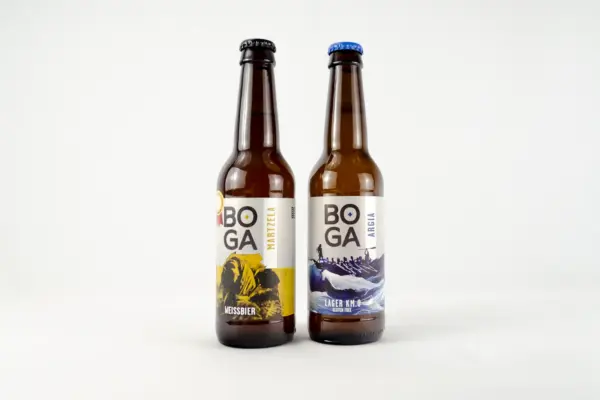 Caja regalo Musuka "La Barbacoa" que contiene: barbacoa portátil Gentlemen’s Hardware, set de herramientas para barbacoa, botellas de cerveza Boga, crackers artesanales Lady Joseph