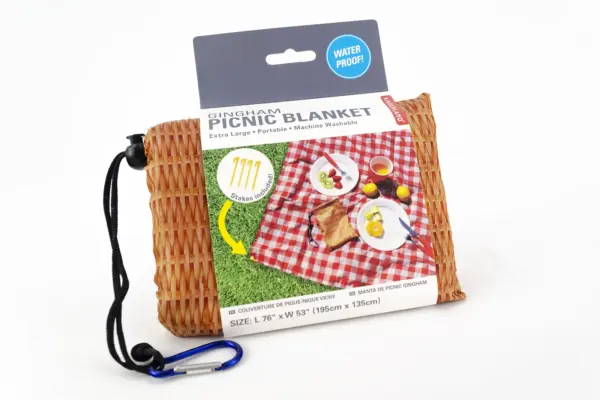 Caja regalo Musuka "Vámonos de picnic" que contiene: nevera portátil Kikkerland, manta de picnic, crackers Lady Joseph, vela enlatada Paddywax, cerveza Boga Martzela Km 0, paté de bonito y piquillos La Chinata.