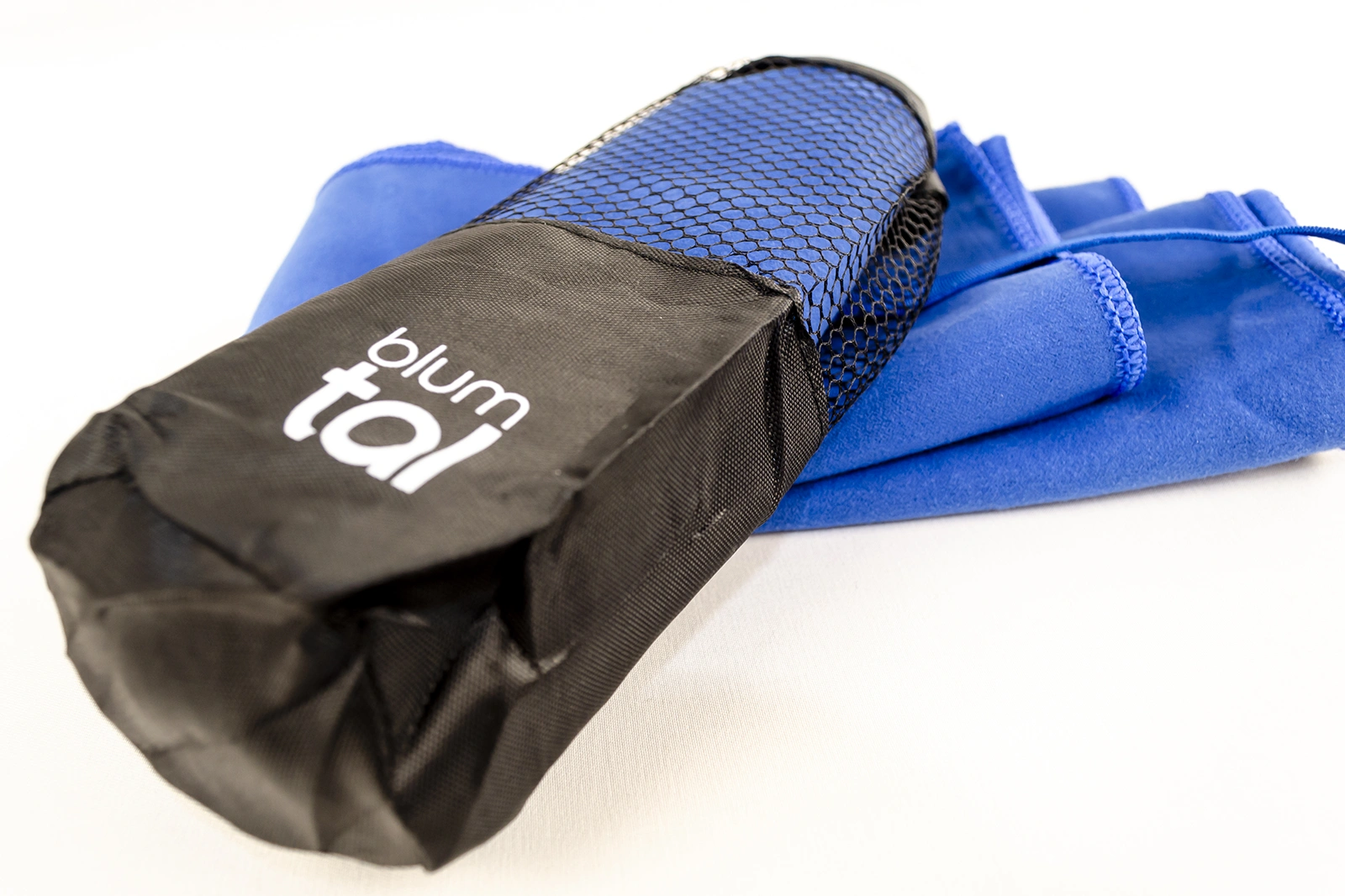 Toalla de gimnasio Blumtal de microfibra y secado rápido con bolsa de transporte, ideal para entrenar, ir a la piscina o salir de excursión. Regalo práctico para deportistas.
